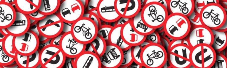 Code de la route : comment s&rsquo;entraîner chez soi ?