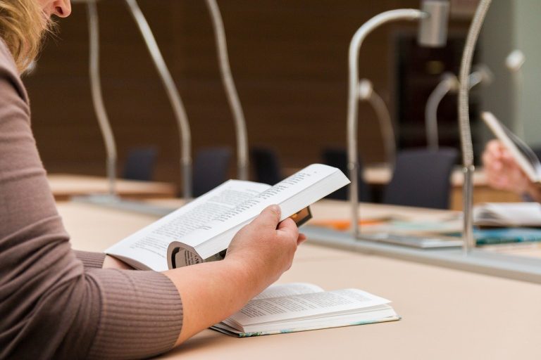 Valoriser sa recherche : un guide pour les futurs diplômés en doctorat