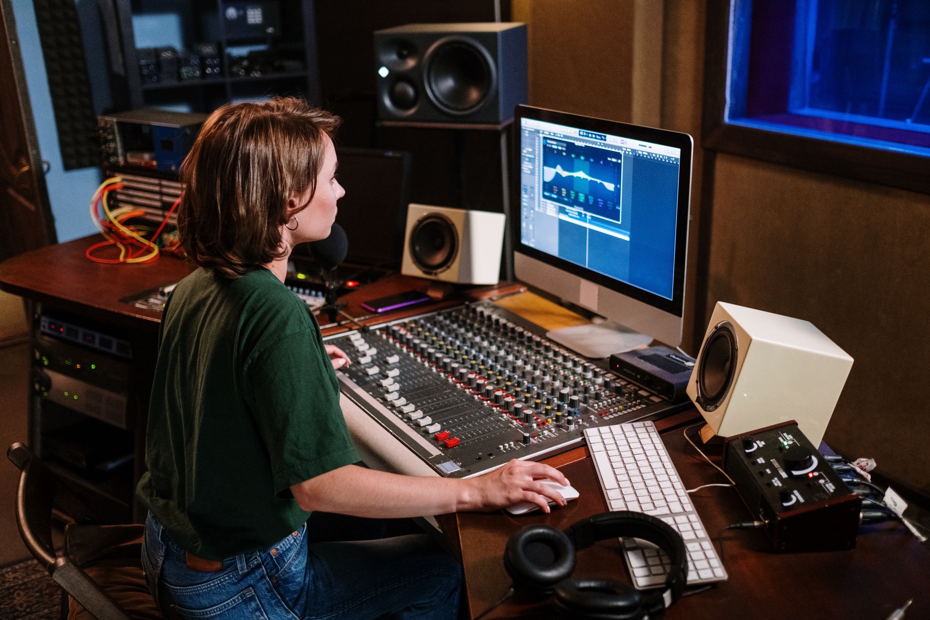 Comment créer une expérience auditive immersive grâce à la formation en design sonore ?