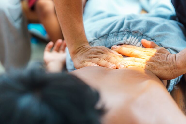 Quels sont les métiers au service de la santé holistique et des thérapies complémentaires ?